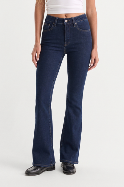 ALWAYS FITS GOOD PETITE FLARE JEANS | INDIGO1317
