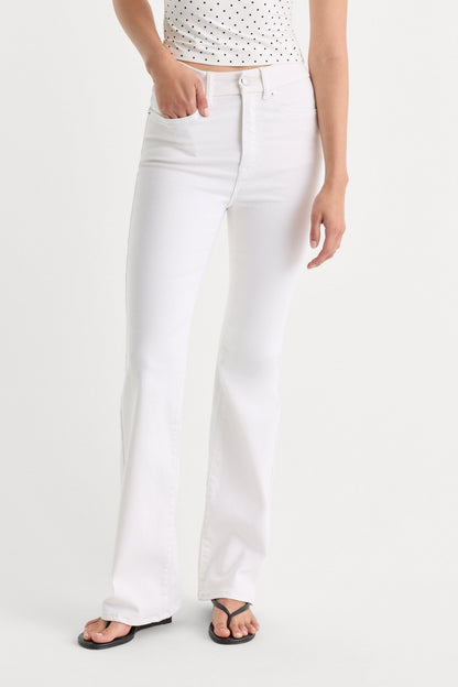 ALWAYS FITS GOOD CLASSIC BOOTCUT JEANS | WHITE